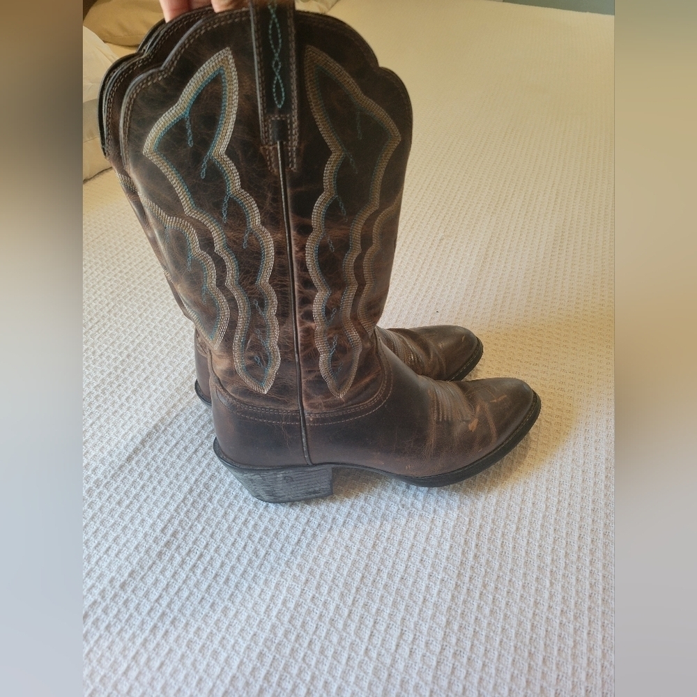 Ariat Distressed Leather Cowboy Boots - Picture 4 of 9